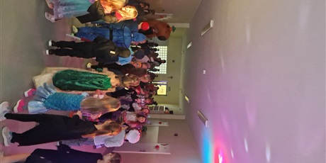 Powiększ grafikę: bal-karnawalowy-669795.jpg