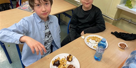 Powiększ grafikę: bal-karnawalowy-669822.jpg