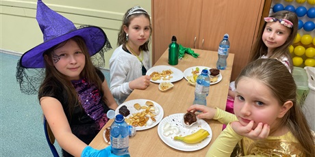 Powiększ grafikę: bal-karnawalowy-669825.jpg