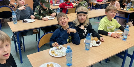 Powiększ grafikę: bal-karnawalowy-669829.jpg