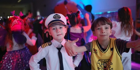 Powiększ grafikę: bal-karnawalowy-669853.jpg