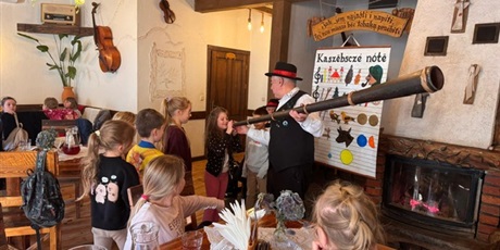 Powiększ grafikę: interesujace-spotkanie-z-kaszubska-kultura-klas-1c-i-3b-649958.jpg