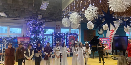 Powiększ grafikę: koledujmy-razem-665749.jpg