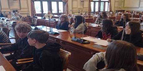 Powiększ grafikę: lekcja-obywatelska-w-radzie-miasta-gdanska-648840.jpg