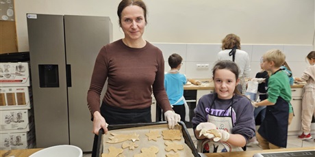 Powiększ grafikę: magia-swiat-z-basnia-i-pierniczkami-657878.jpg