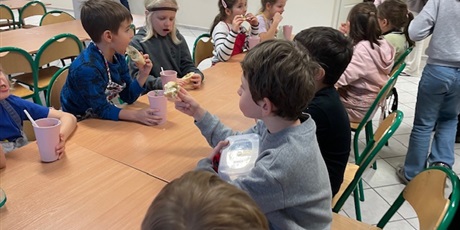 Powiększ grafikę: radosc-czytania-i-gotowania-656391.jpg