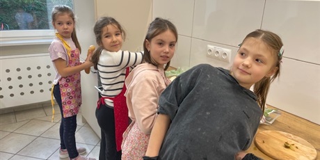 Powiększ grafikę: radosc-czytania-i-gotowania-656401.jpg