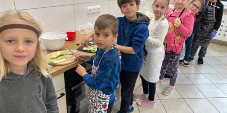 Powiększ grafikę: radosc-czytania-i-gotowania-656403.jpg