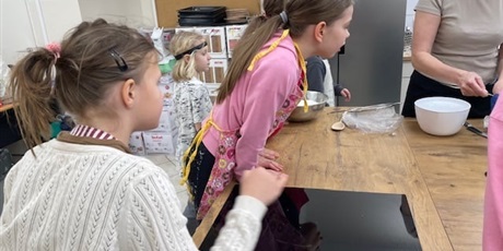 Powiększ grafikę: radosc-czytania-i-gotowania-674087.jpg