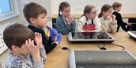 Powiększ grafikę: radosc-czytania-i-gotowania-674097.jpg