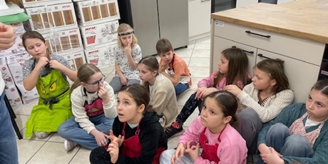 Powiększ grafikę: radosc-czytania-i-gotowania-674102.jpg