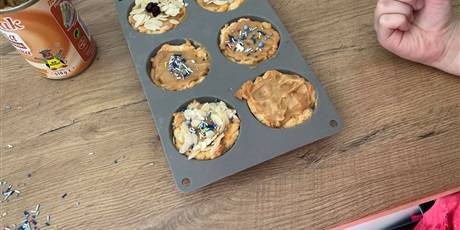 Powiększ grafikę: radosc-czytania-i-gotowania-685621.jpg