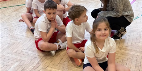 Powiększ grafikę: sztafety-w-klasach-drugich-676742.jpg