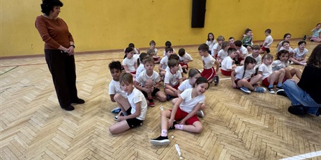 Powiększ grafikę: sztafety-w-klasach-drugich-676743.jpg