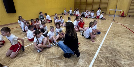 Powiększ grafikę: sztafety-w-klasach-drugich-676744.jpg