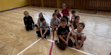 Powiększ grafikę: sztafety-w-klasach-drugich-676768.jpg