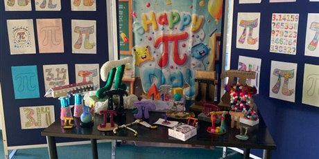 Powiększ grafikę: wyniki-konkursu-figurka-liczby-pi-oraz-matematyczna-pomoc-dydaktyczna-680244.jpg